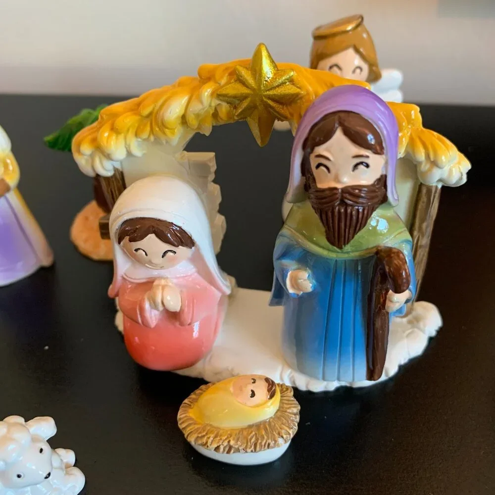 Child's Miniature Nativity Set Made of Resin ADORABLE! 11 Pieces